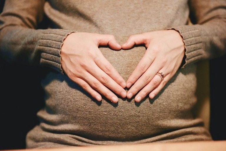 Come capire se una donna è incinta? Qualche dritta per evitare brutte figure