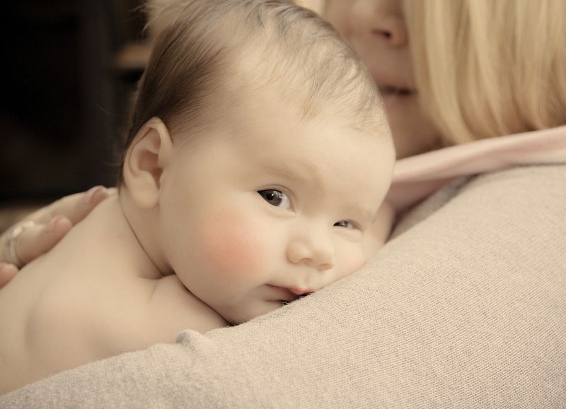 Aspiratore nasale per bebè: come e quando si usa