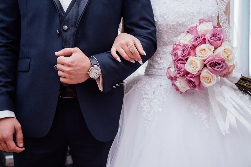 Scegliere l’abito da sposa: tempi, caratteristiche e consigli